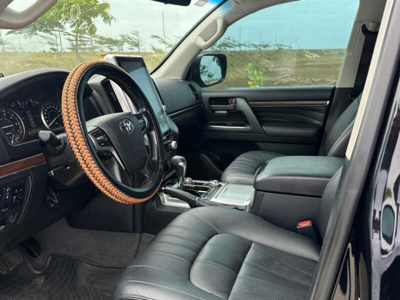 Toyota Land Cruiser Car Rental, Lagos